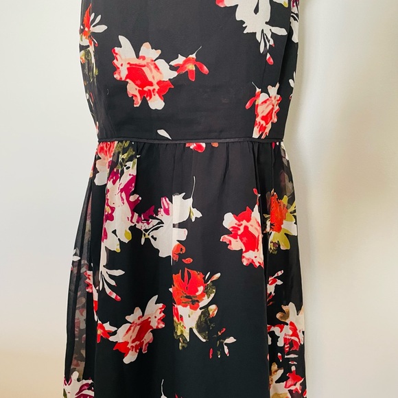 LOFT Sleeveless Floral Dress - Picture 3 of 5